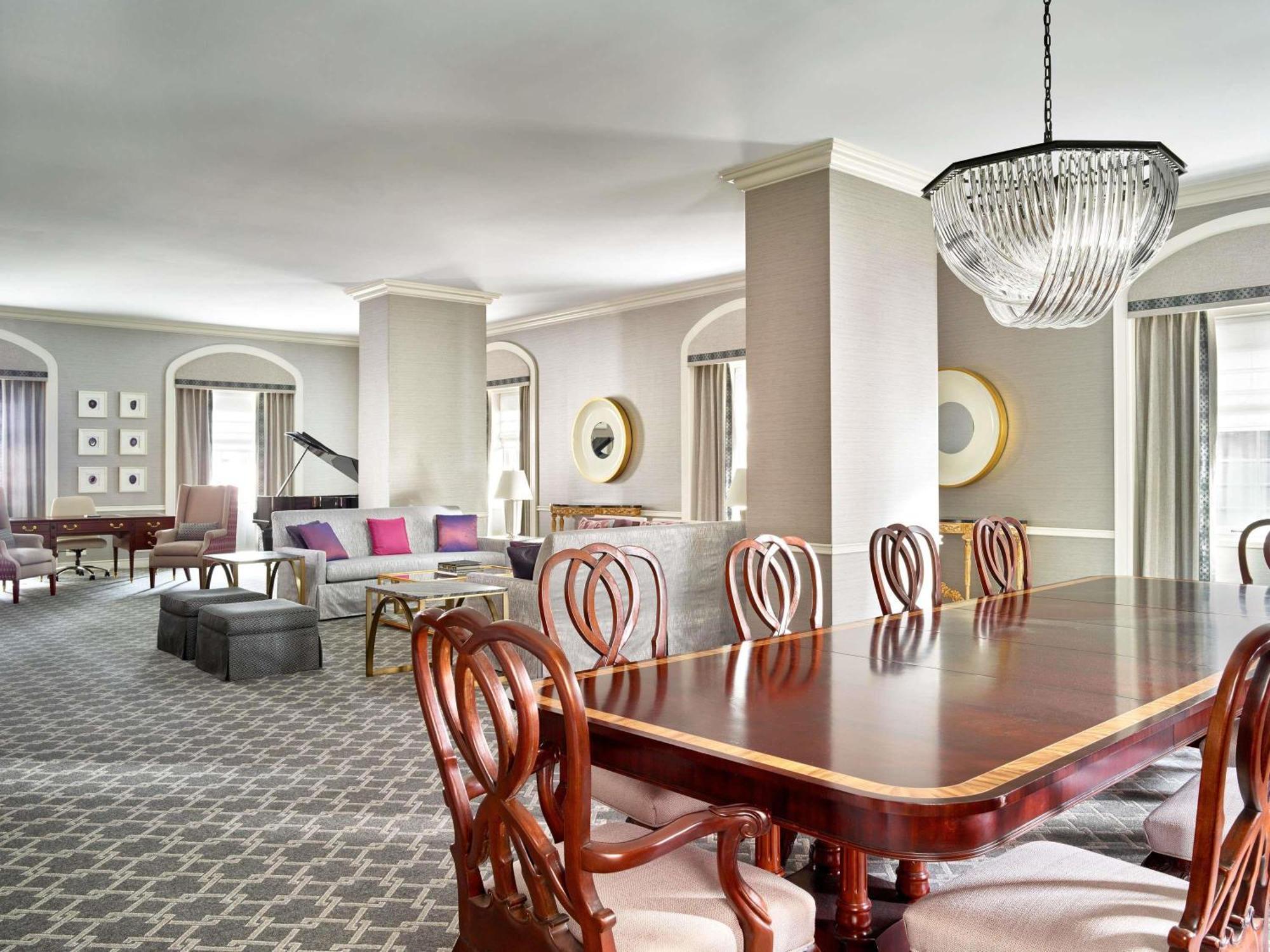 Olympic Presidential Suite One King Room Two Bathrooms