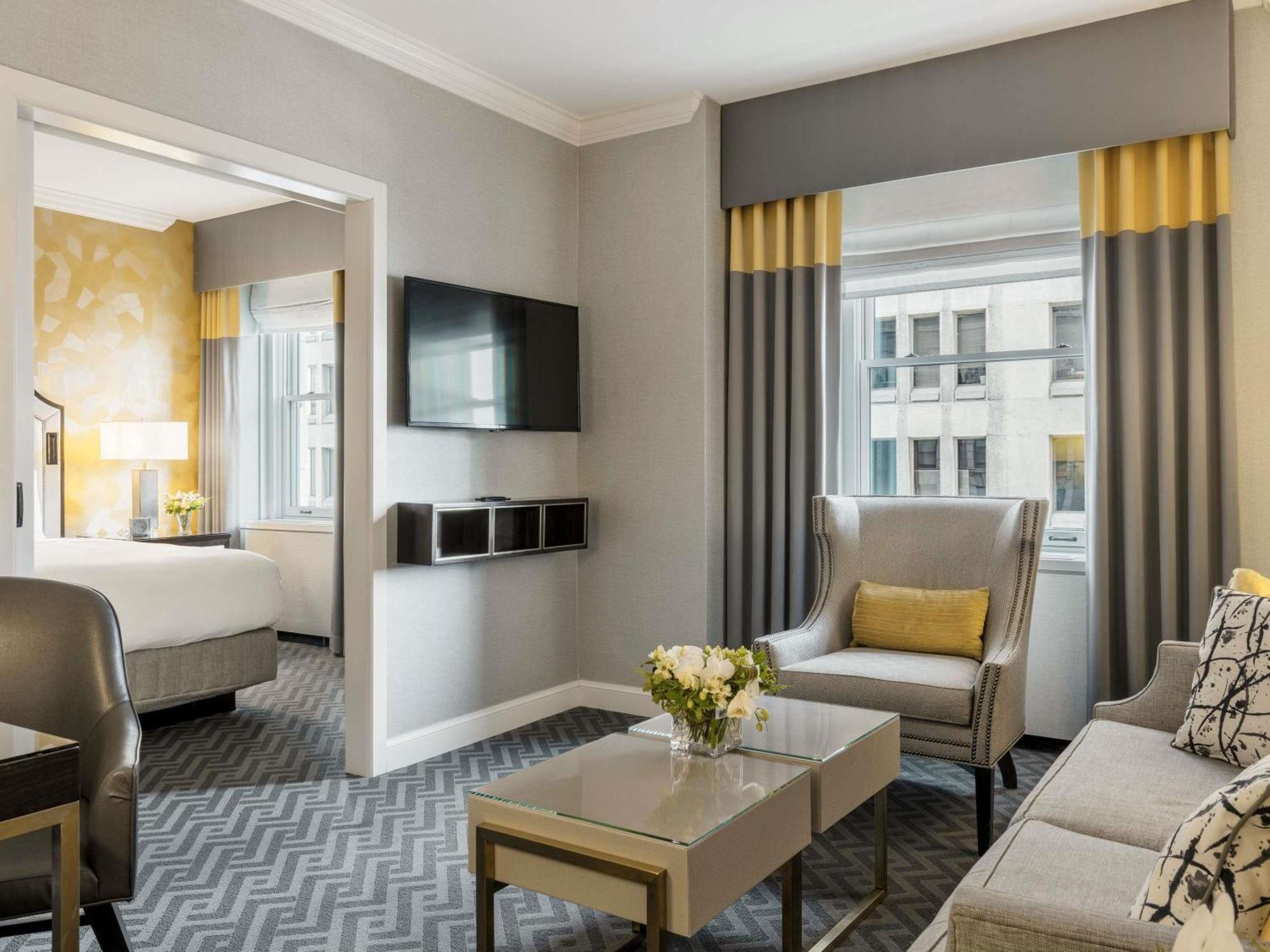 One-Bedroom King Suite Bay View
