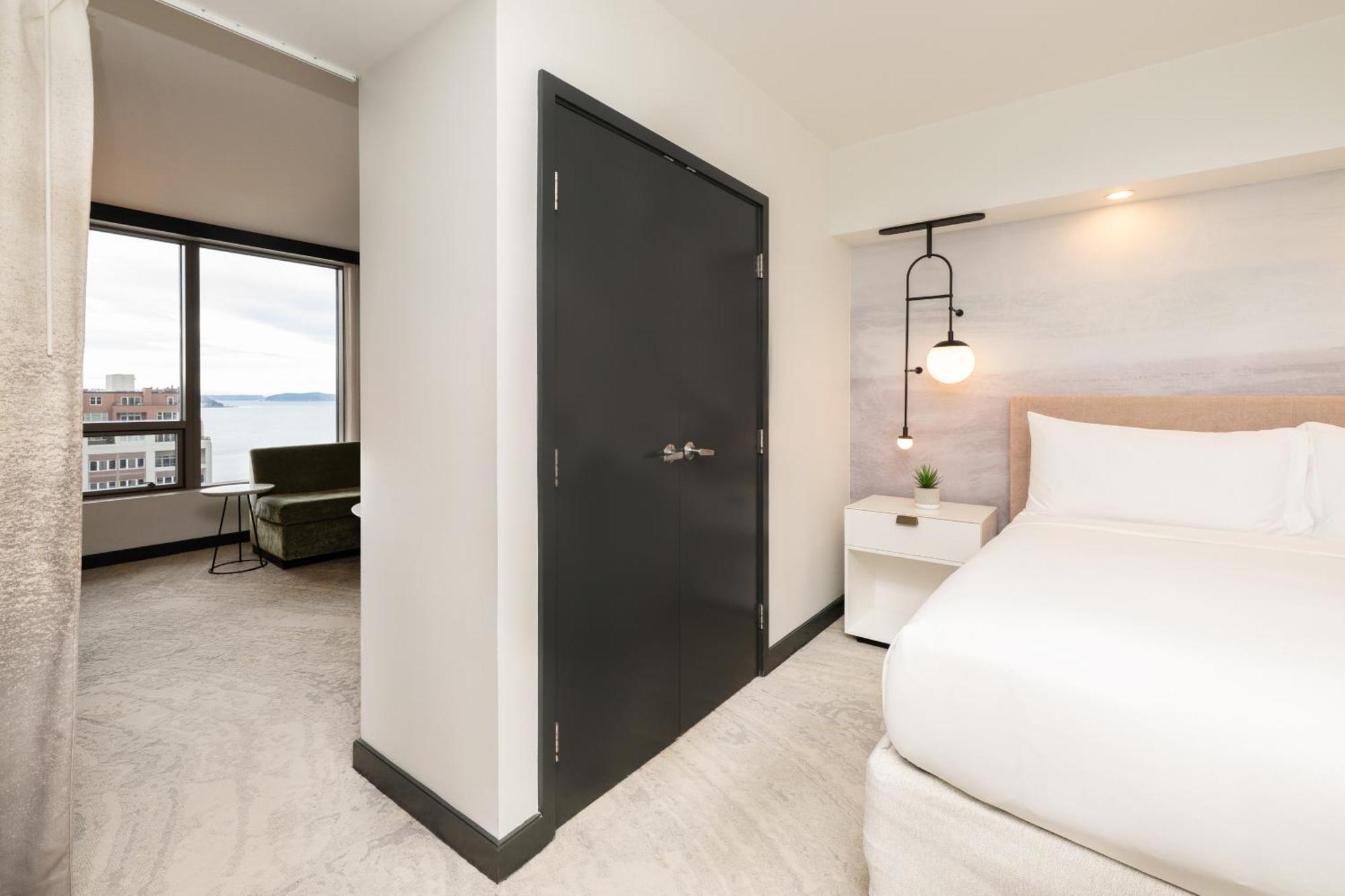 Junior King Suite Water View