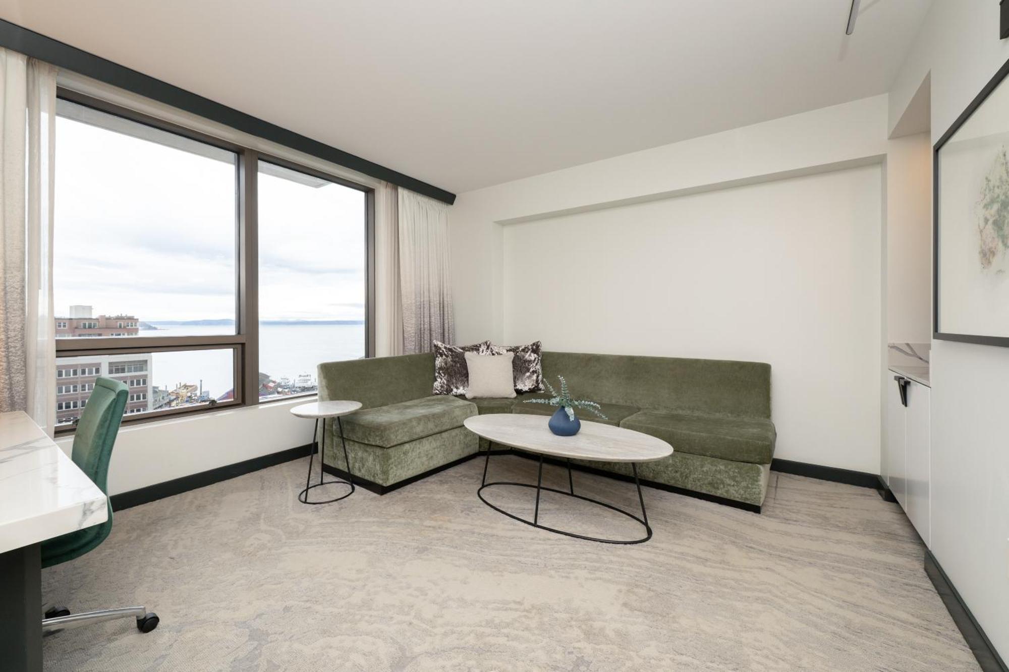 Junior King Suite Water View