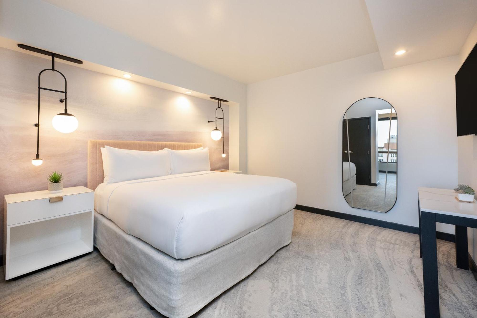 Junior King Suite Water View