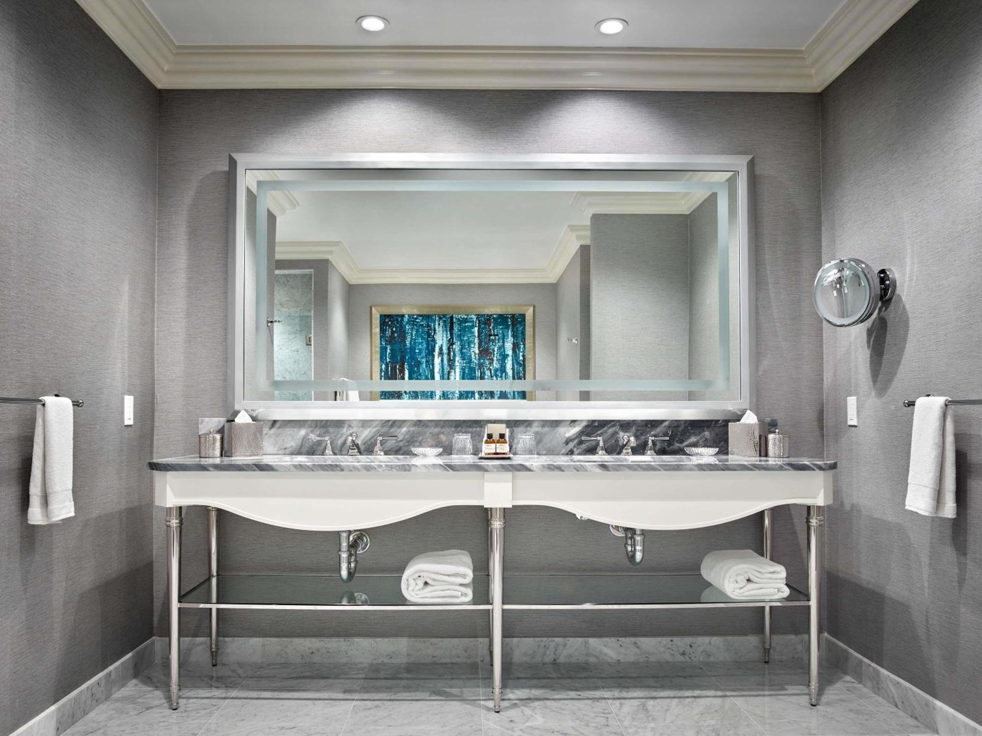 Olympic Presidential Suite One King Room Two Bathrooms